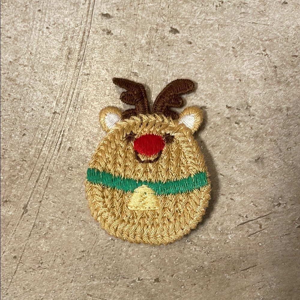 Adorable Reindeer Knit Brooch - Tan and Red